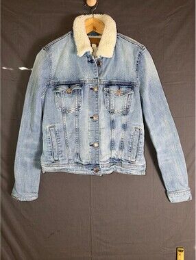 American Eagle Sherpa Collar Denim Jacket Womens Size Small Light Wash Trucker